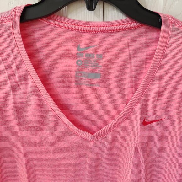Nike Dri-Fit Women Reddish Orange Athletic Cut Short Sleeve Tee NWT Size Medium - Picture 3 of 4
